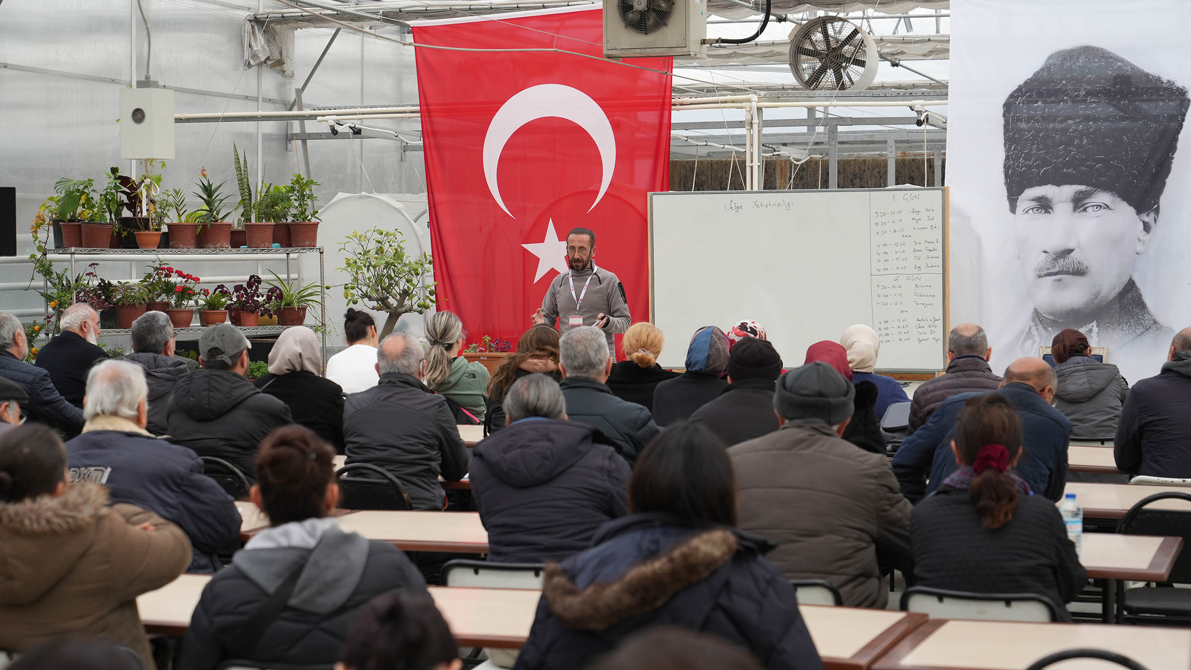 Keçiören'de Modern tarım tekniklerini öğreniyorlar