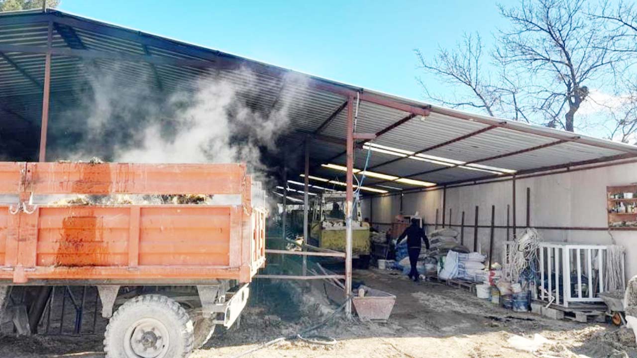 Burdur'da Çıkan Yangında 100 Saman Balyası Yandı!