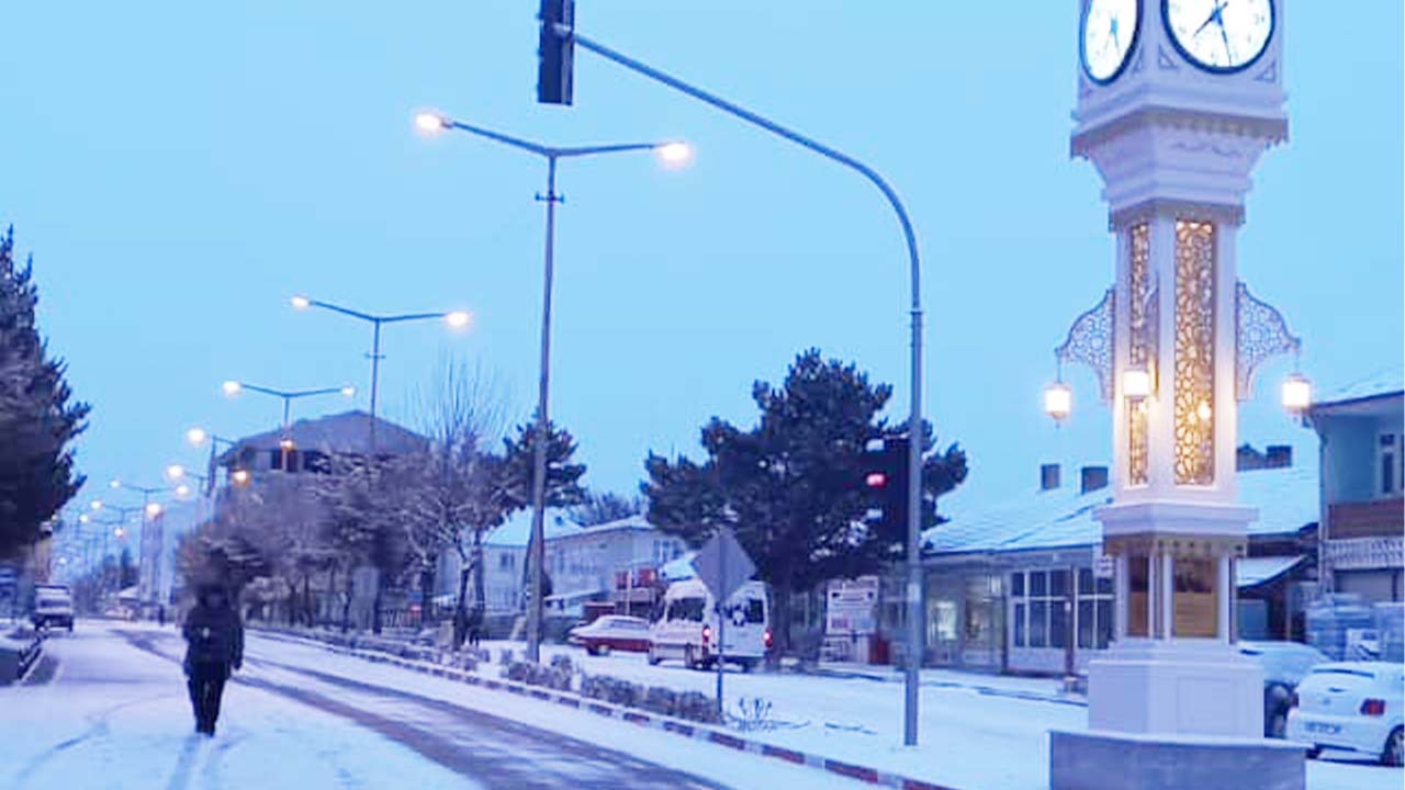 Yozgat’ta Kar Yağışı Etkili Oluyor