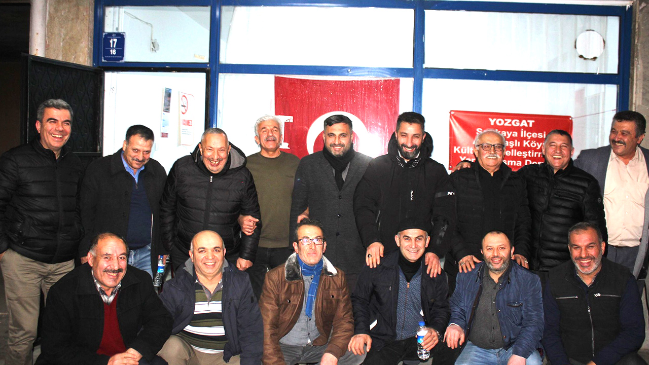 Azapbaşlılar Köyü Derneği’nden Çiğ Köfte İkramı