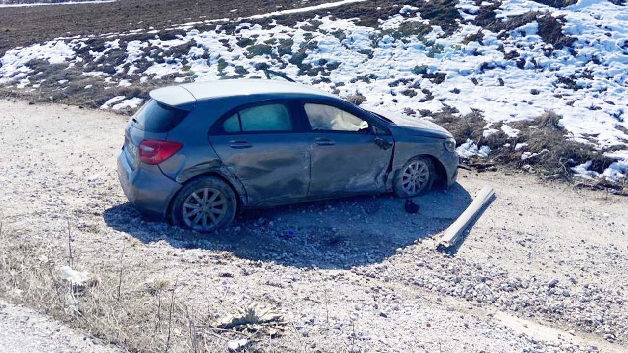 Yozgat-Alaca Yolunda Virajı Alamadı Tarlaya Uçtu!