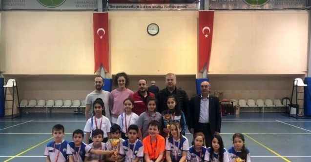 Badminton Akademi hız kesmiyor