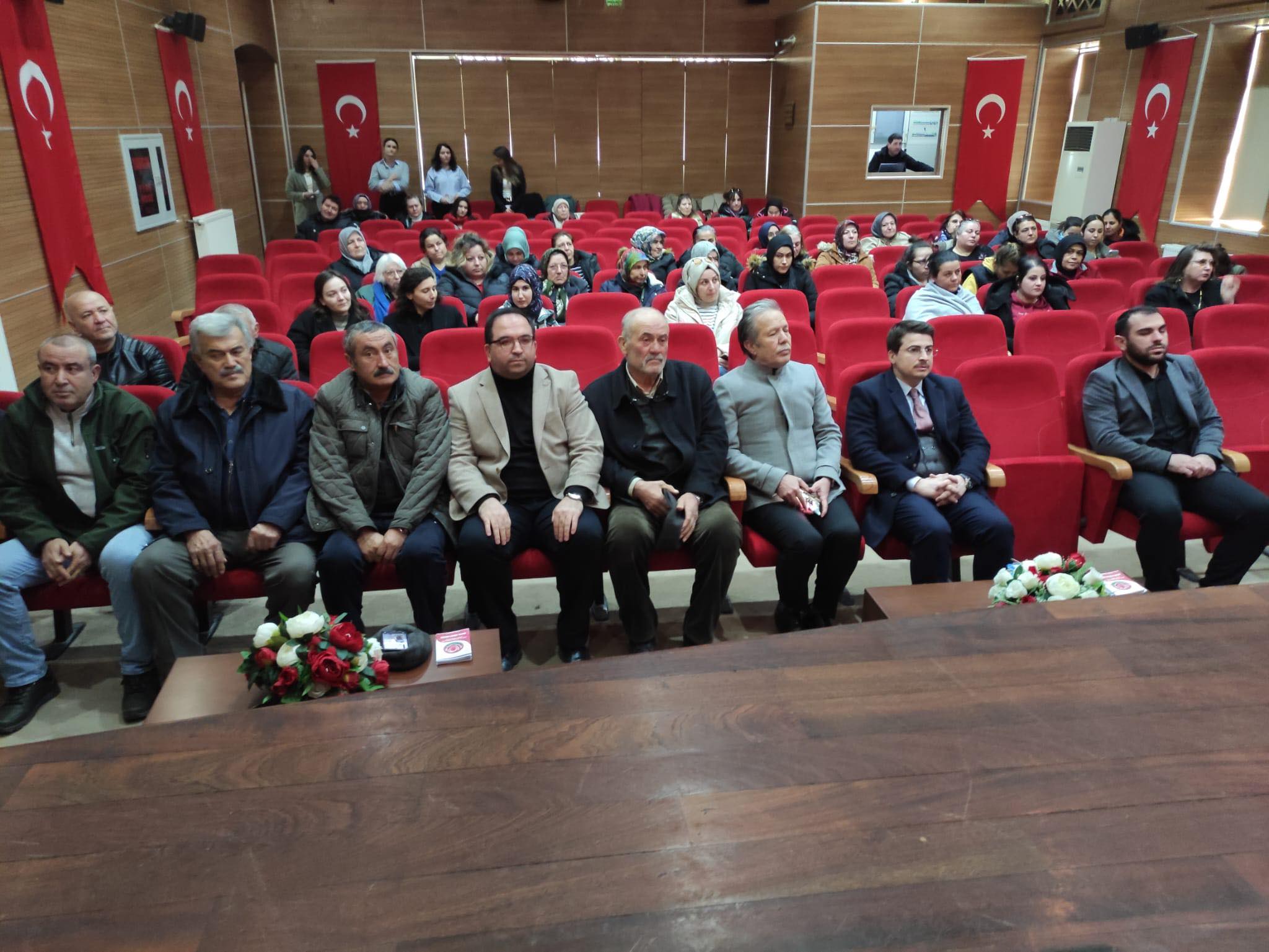 Nallıhan Kaymakamı Semih Doğanoğlu Aile Yılı Söyleşisine Katıldı
