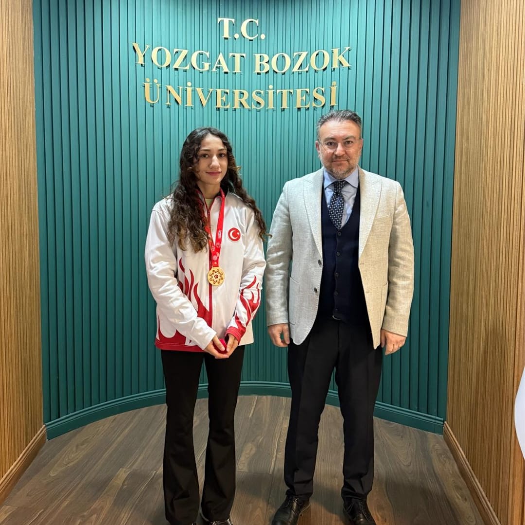 Yozgat Bozok Üniversitesi Rektörü Yaşar; Türkiye Şampiyonu Zararsız'ı Makamında Ağırladı