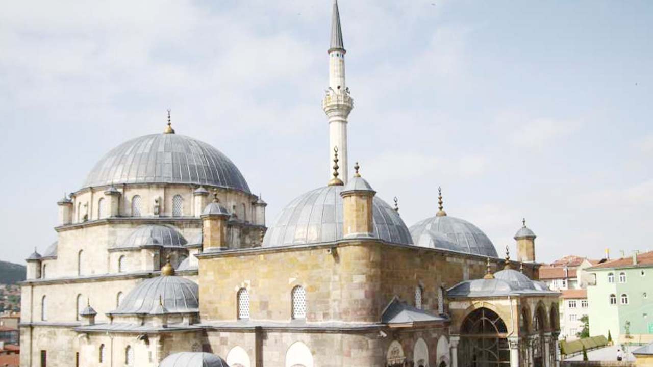 Yozgatlı iş insanın annesi vefat etti: Mekanı cennet olsun