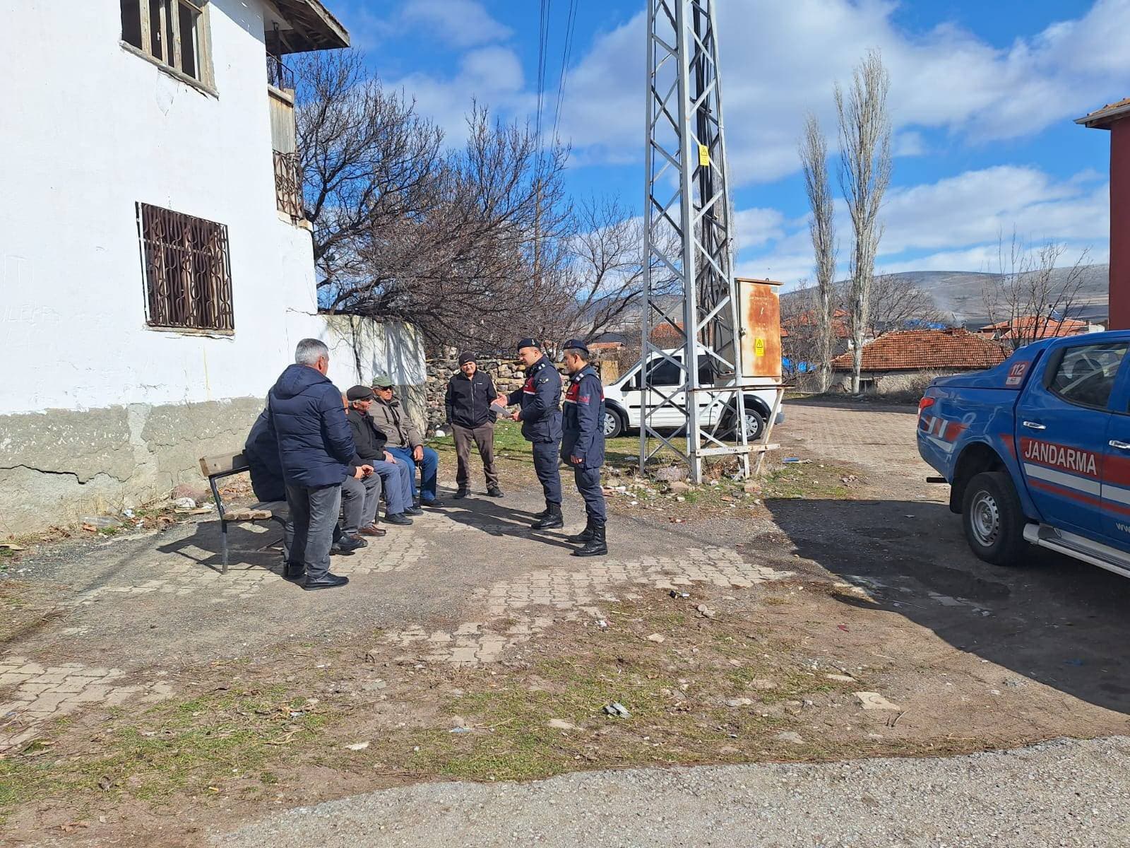 Yozgat'ta Jandarma Ekipleri Dolandırıcılığa Karşı Uyarıyor