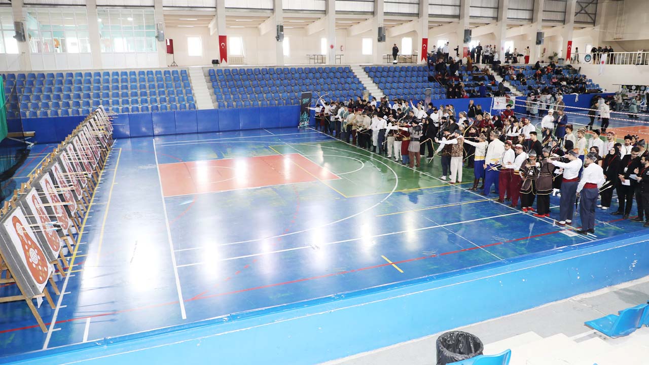 Yozgat Bozok Üniversitesi’nde Tarih İçin Bir Ok Atıldı!