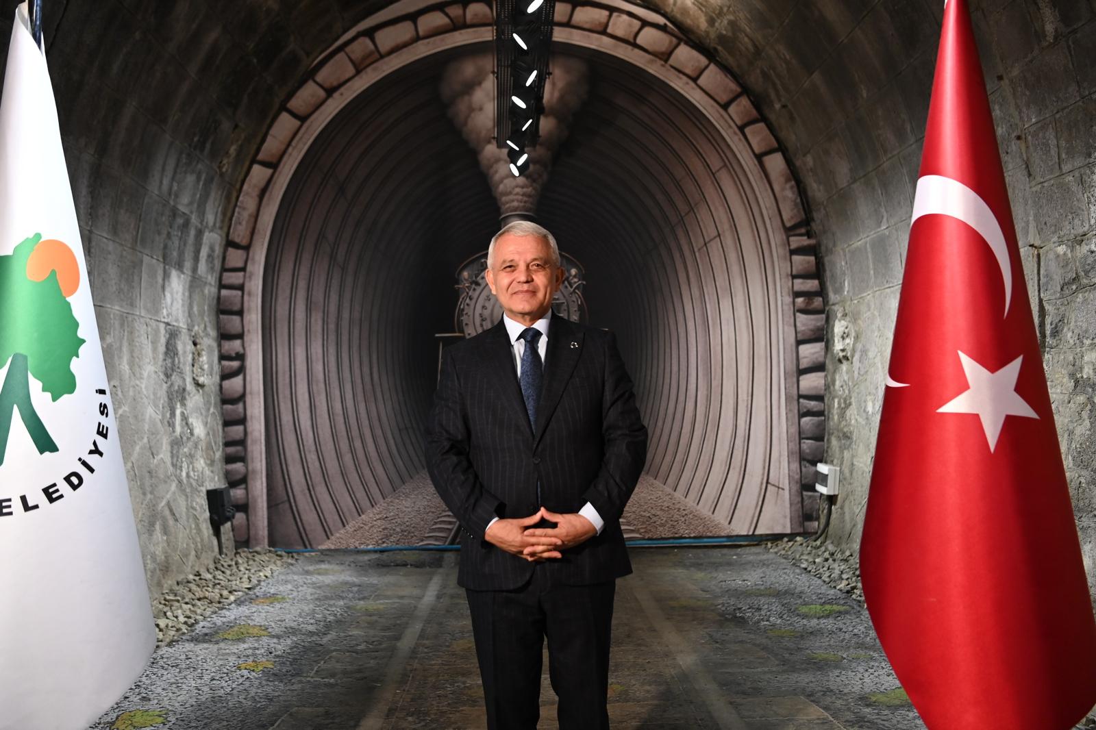 Başkan Şahin, Gençliğe Hitabe’yi Okuyan Kişinin Kendisi Olmadığını Açıkladı