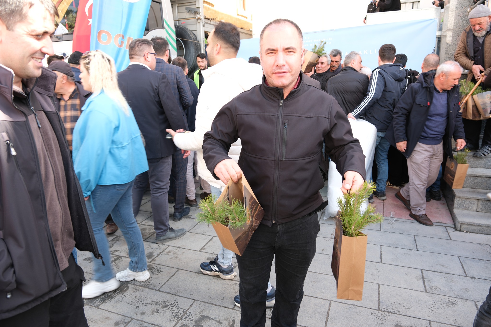 Yozgat'ta Vatandaşlar Fidanları Toprakla Buluşturacak