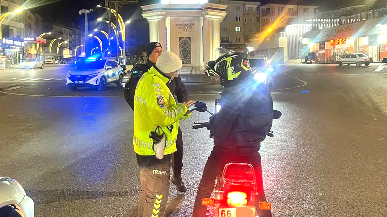 Akdağmadeni Emniyetinden Motosiklet ve Kask Denetimi