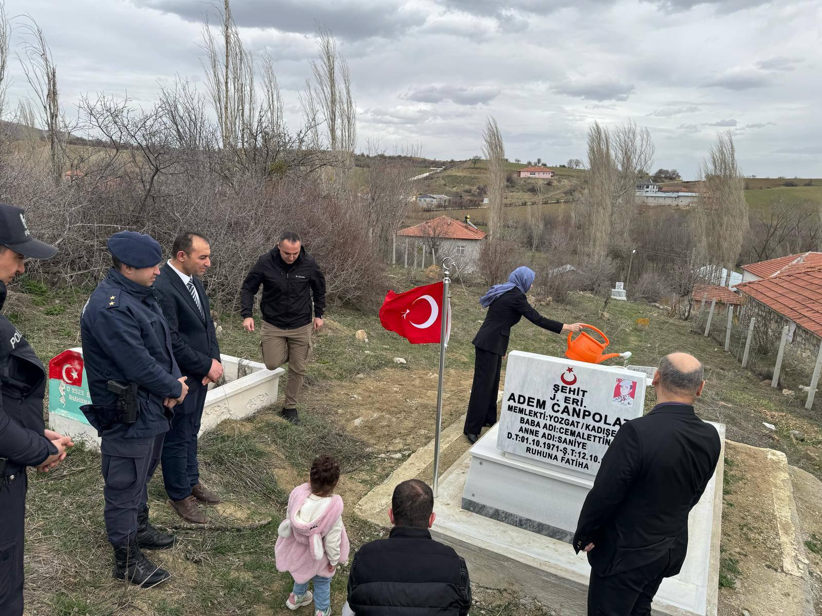 Kadışehri’nde Şehit Mezarlıklarına Anlamlı Ziyaret