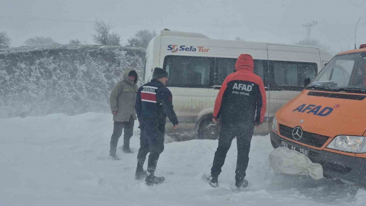 Yozgat’ta yoğun kar yağışı sonrası tüm ekipler sahada