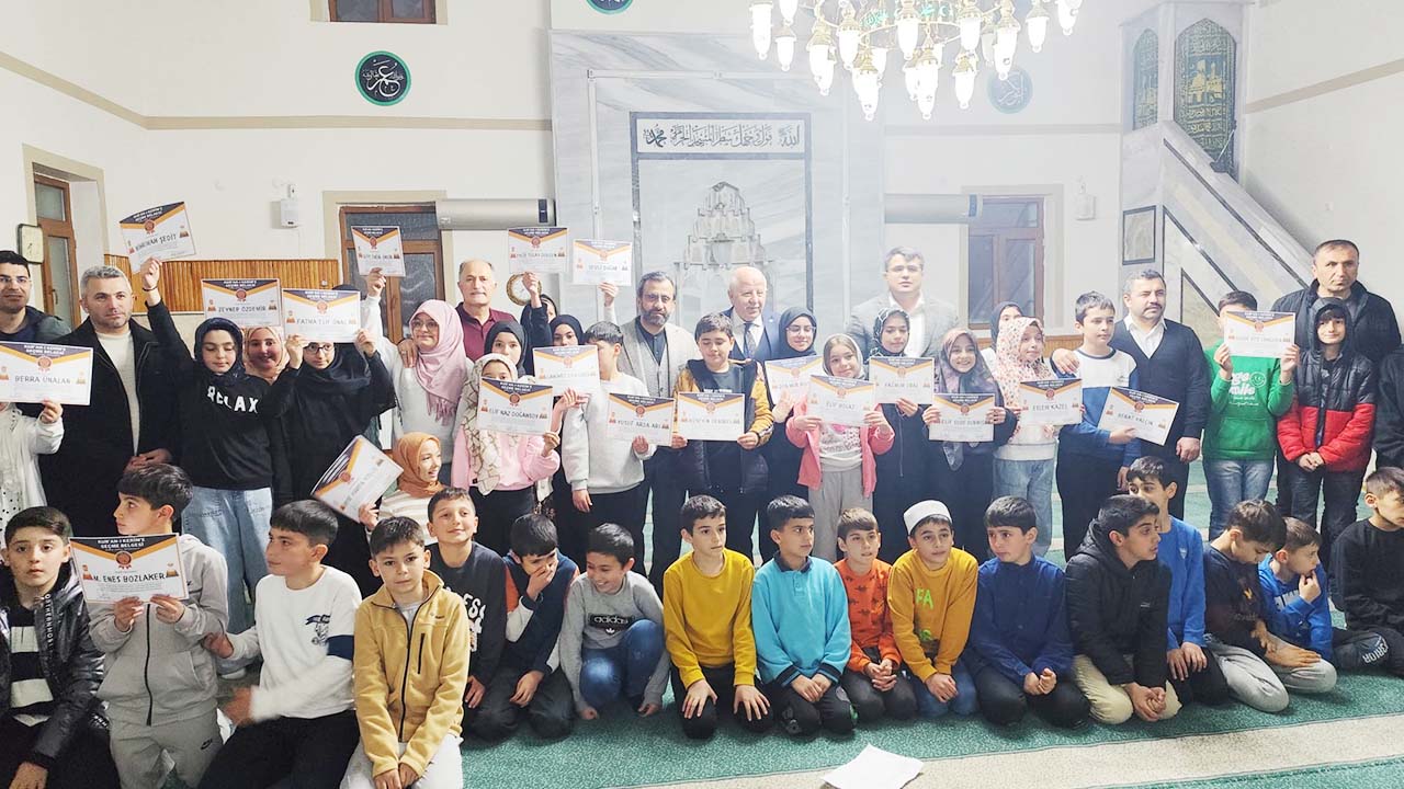 Akdağmadeni’nde 60 Öğrenci Kur’an-ı Kerim Okumaya Başladı!