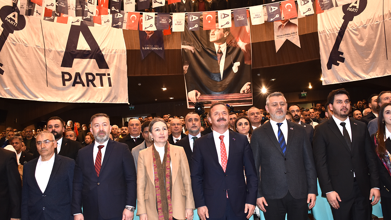 Anahtar Parti Genel Başkanı Yavuz Ağıralioğlu: Yozgat’ın Yiğit evlatları ile uğurlandığım yerdeyim