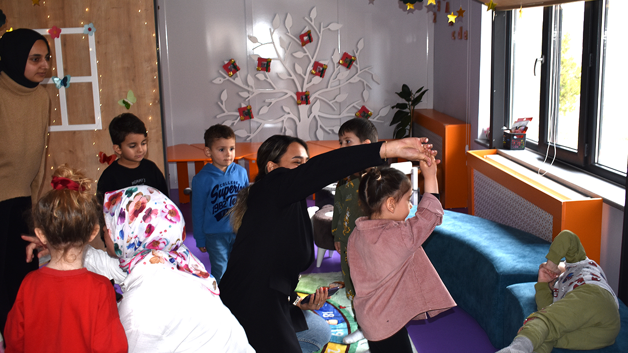 Yozgat’ta Erken Okuryazarlık Eğitimi: Ebeveynler ve Çocuklar İçin Seminer Düzenlendi