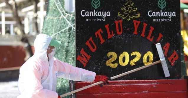 Kuğulu Park ve Tunalı Hilmi Caddesi dezenfekte edildi