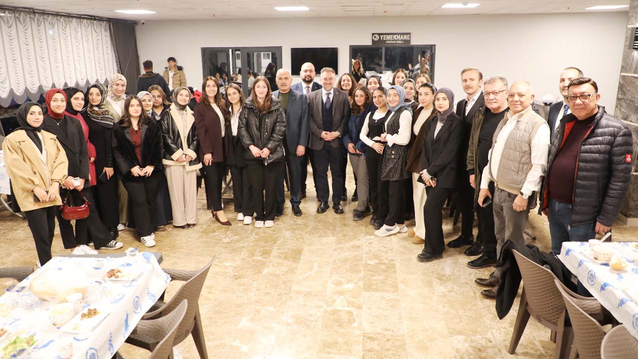 Yozgat Bozok Üniversitesi Rektörü Prof. Dr. Evren Yaşar Boğazlıyan’da Öğrenciler İle Buluştu!