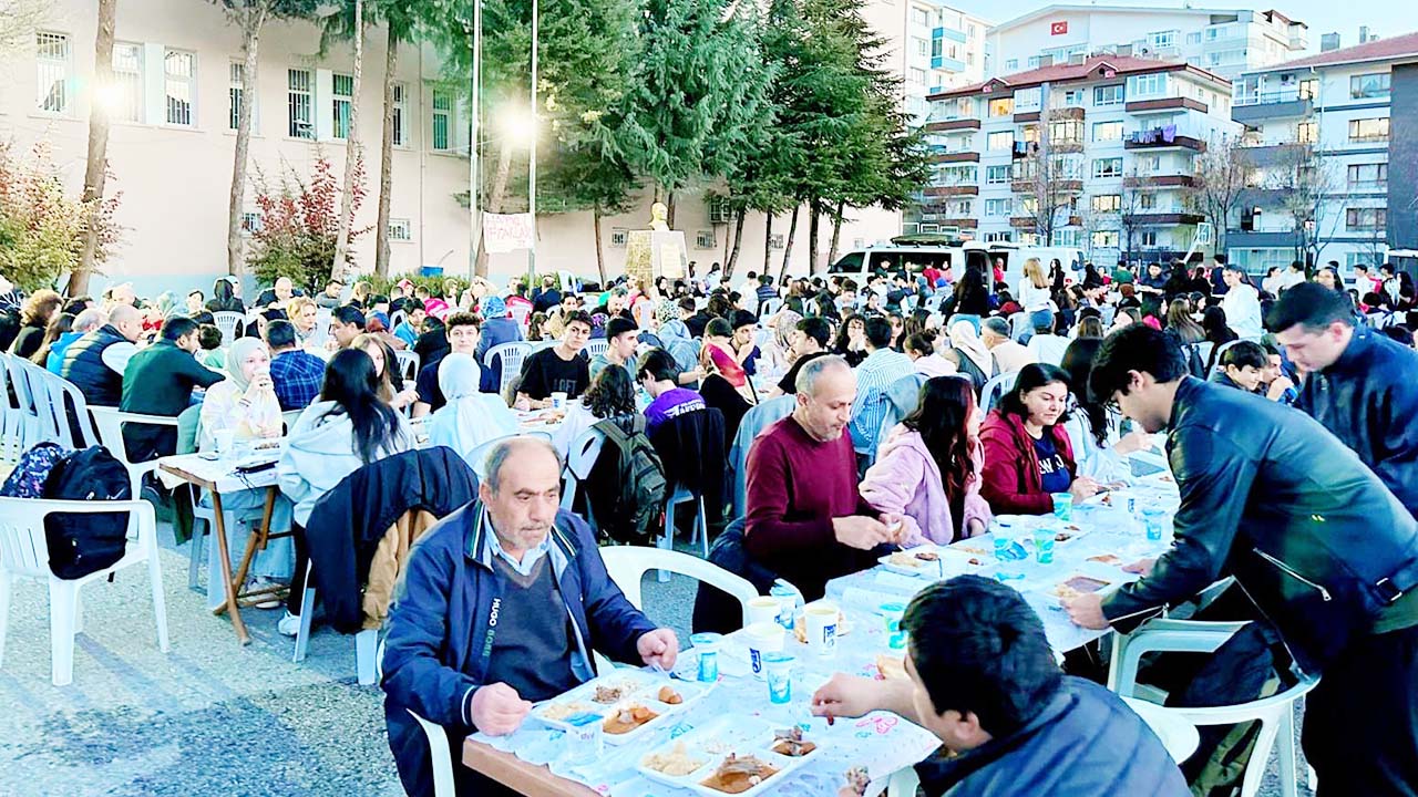 Ankara Çağrıbey Anadolu Lisesi’nde Ramazan Coşkusu!