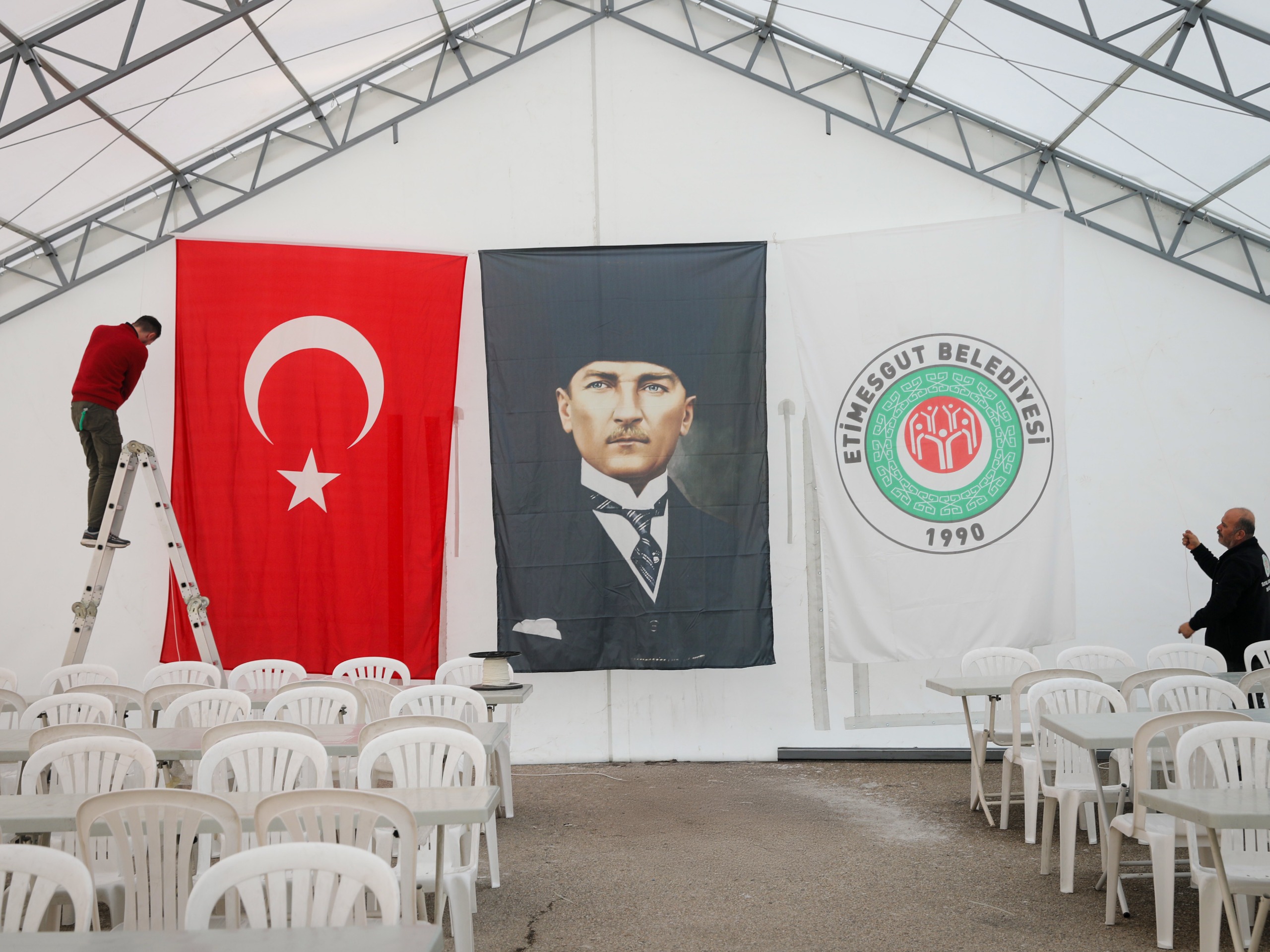 Etimesgut'ta İftar çadırları misafirlerini ağırlıyor