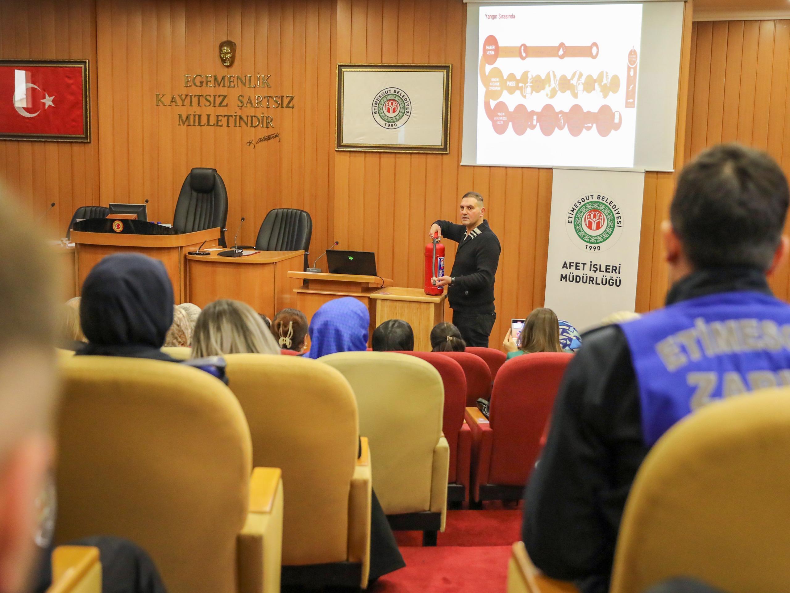 Etimesgut’ta Doğal Afet Semineri