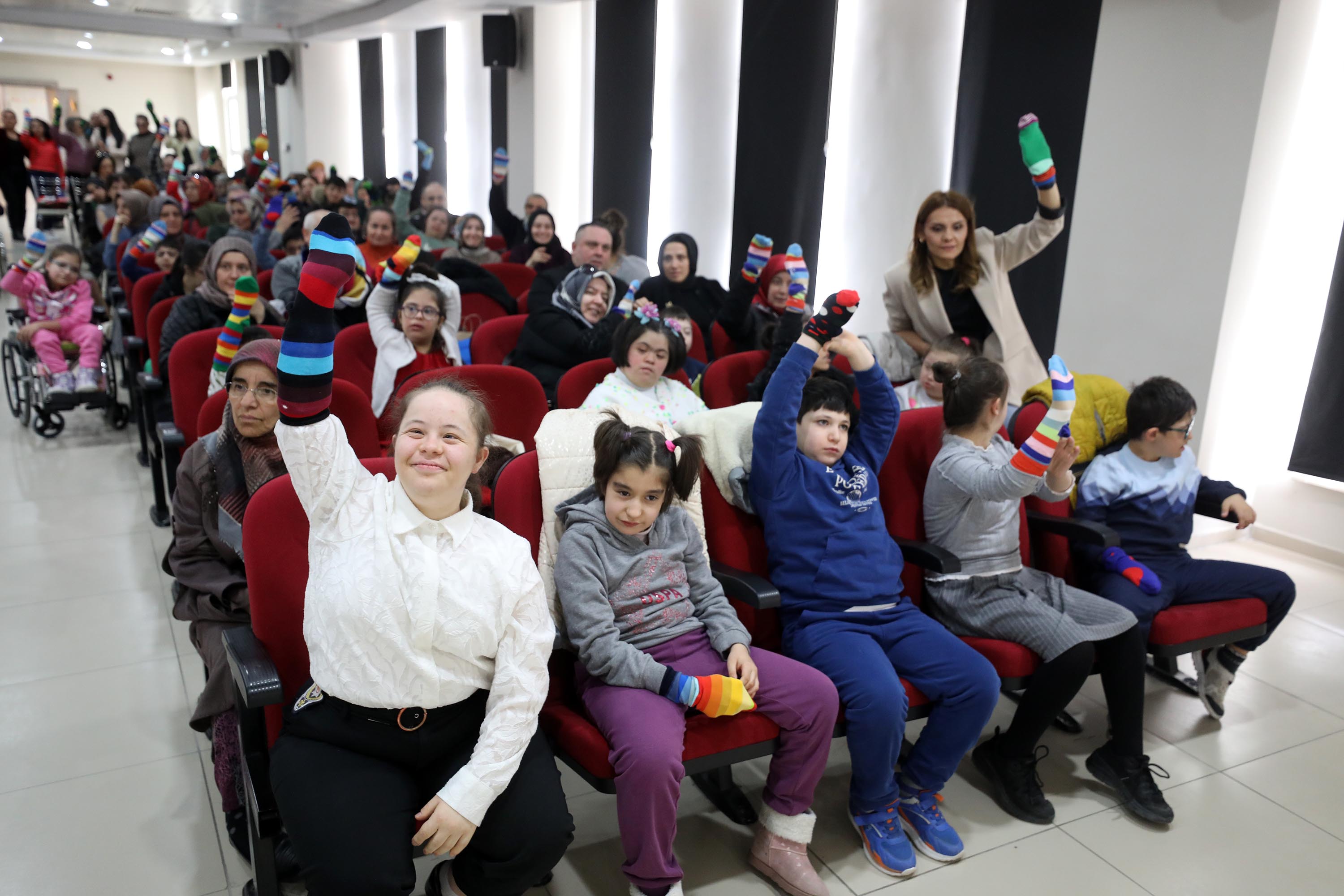 Down Sendromlu Bireyler, Yenimahalle’de Doyasıya Eğlendi