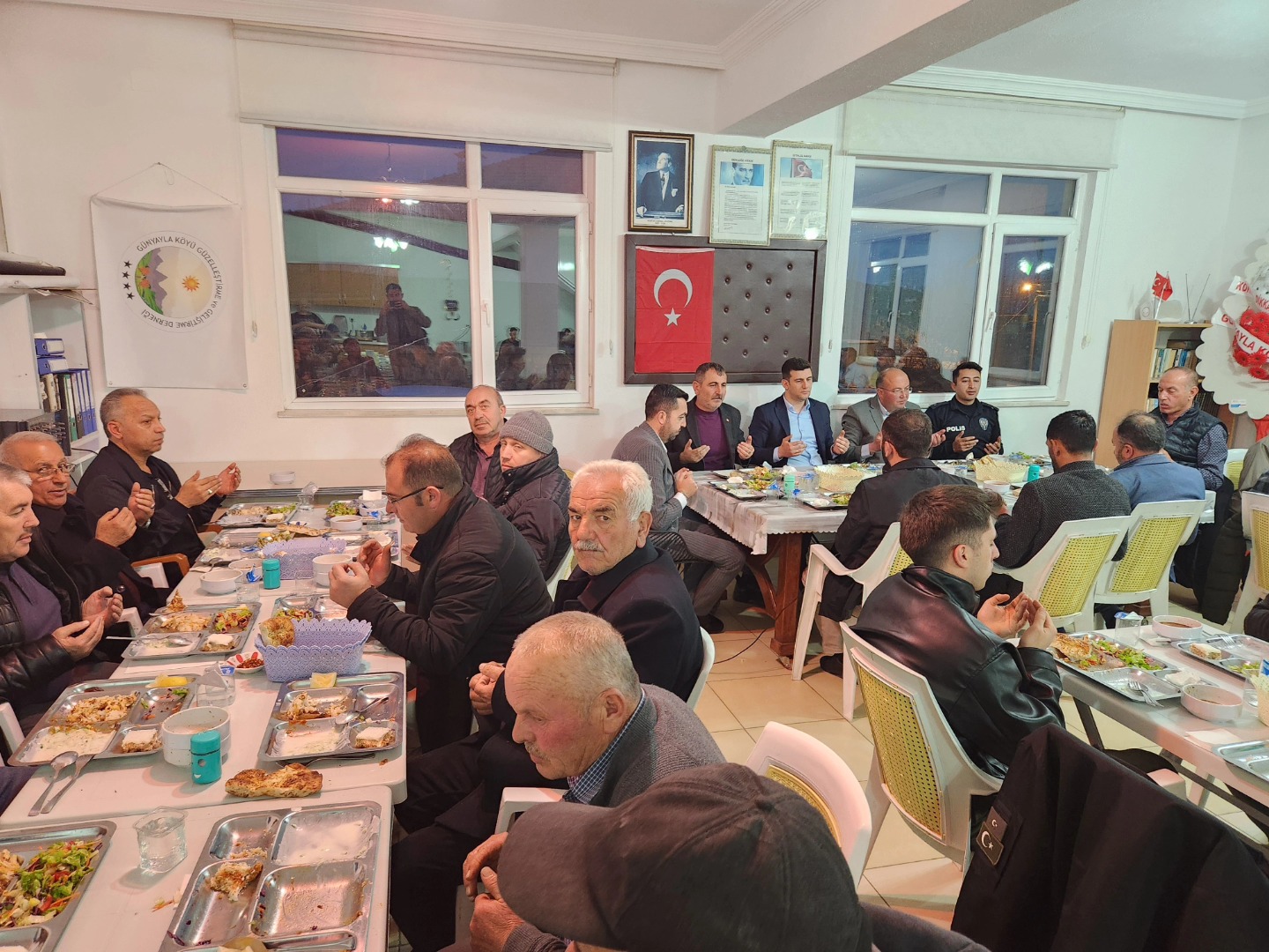 Çayıralan Günyayla Köyü'nde Hayırsever İş İnsanı İbrahim Hazer’den İftar Programı