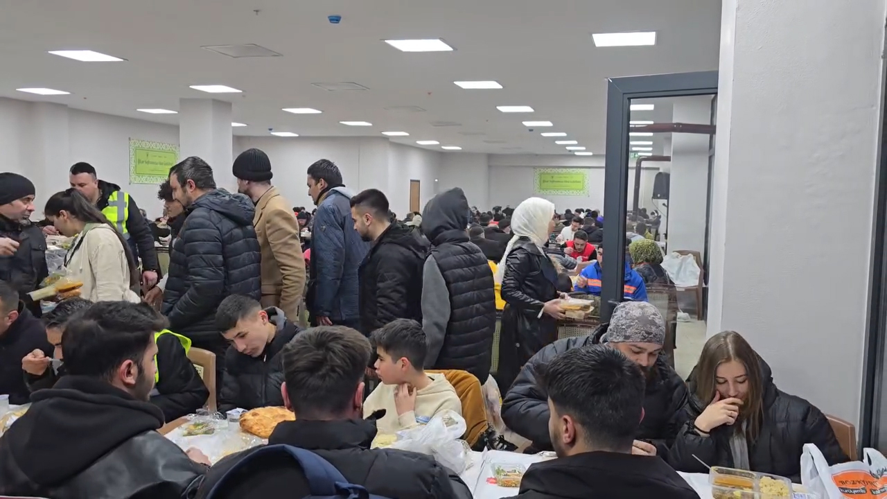 Yozgat Belediyesi Ramazan Ayında İftar Sofrası Kurdu