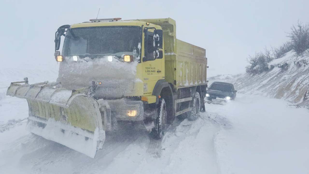 Yozgat'ta Karla Mücadele Çalışmaları Aralıksız Devam Ediyor!