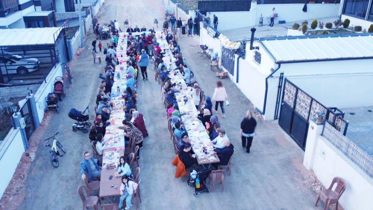 Yozgat'ta Mahalleli İmece Usulü İftarla Ramazan Coşkusunu Yaşadı!