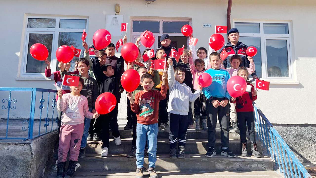 Yozgat’ta Jandarma Minikler İle Buluştu!