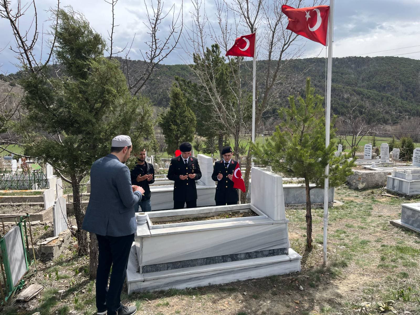 Çayıralan İlçe Jandarma Komutanlığından Ramazan Bayramı’nda Şehit Ailelerine Destek