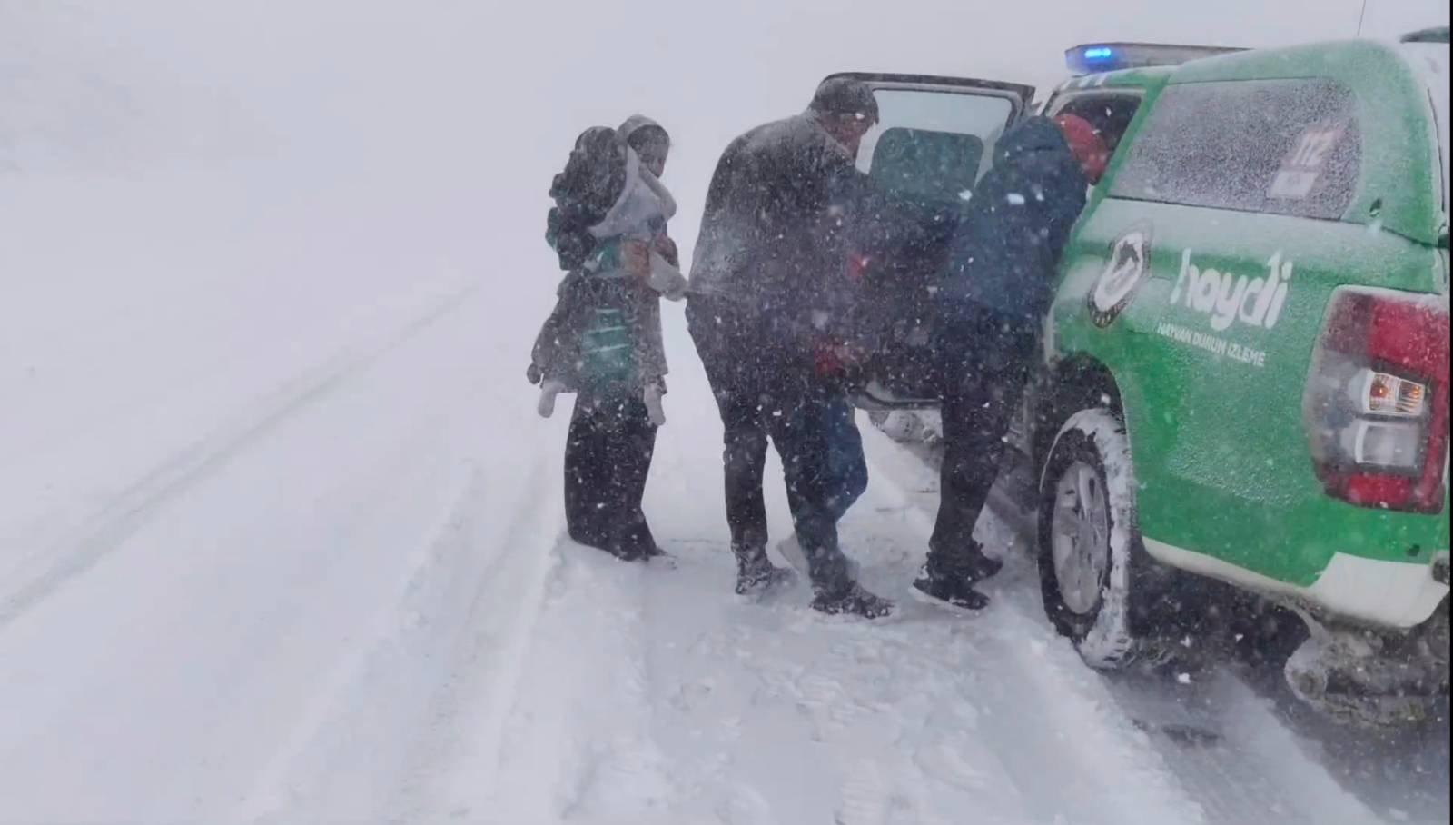 Yozgat'ta Kar yağışı ve Tipi Etkisini Artırıyor