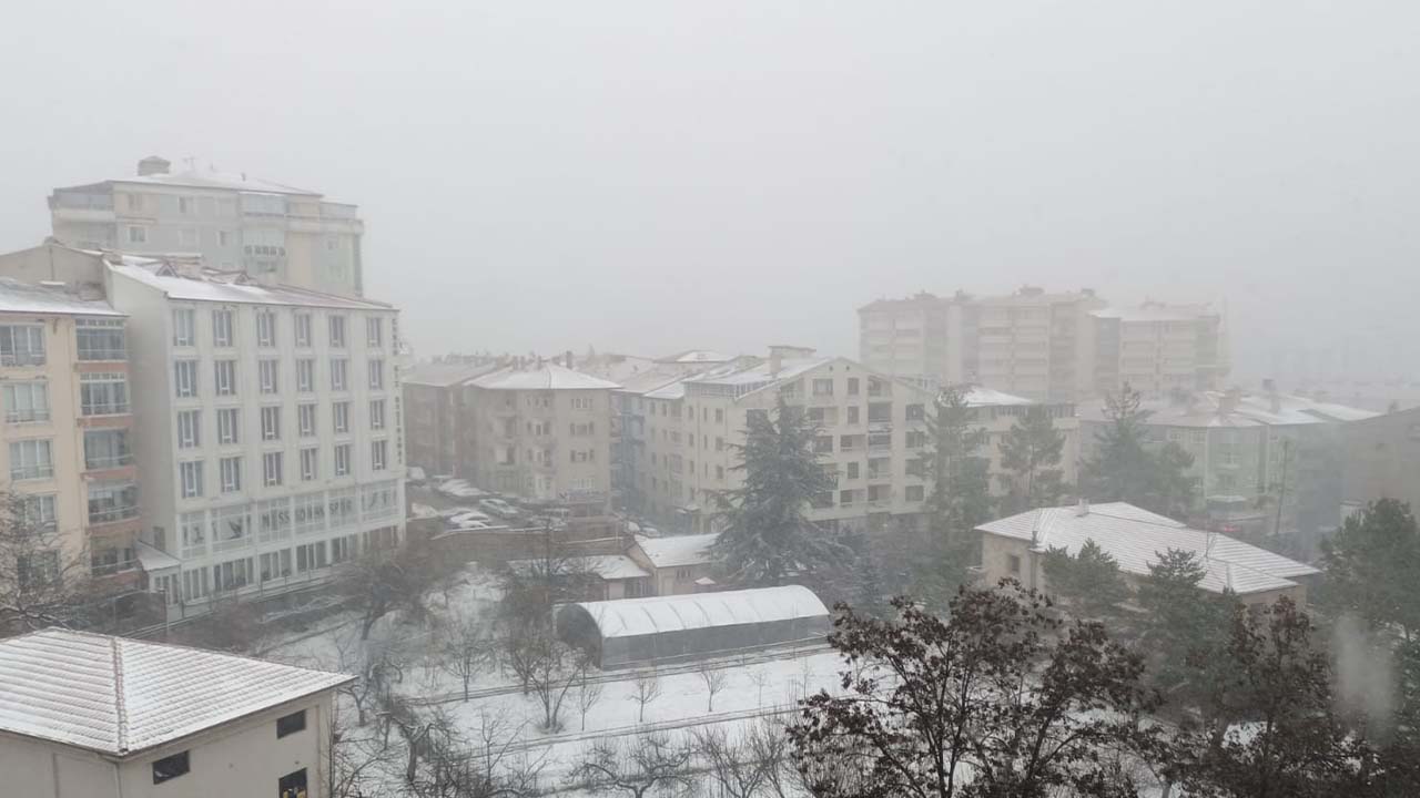 Yozgat’ta Bahar Havası Kışa Döndü! Sıcaklıklar 20 Derece Düştü!