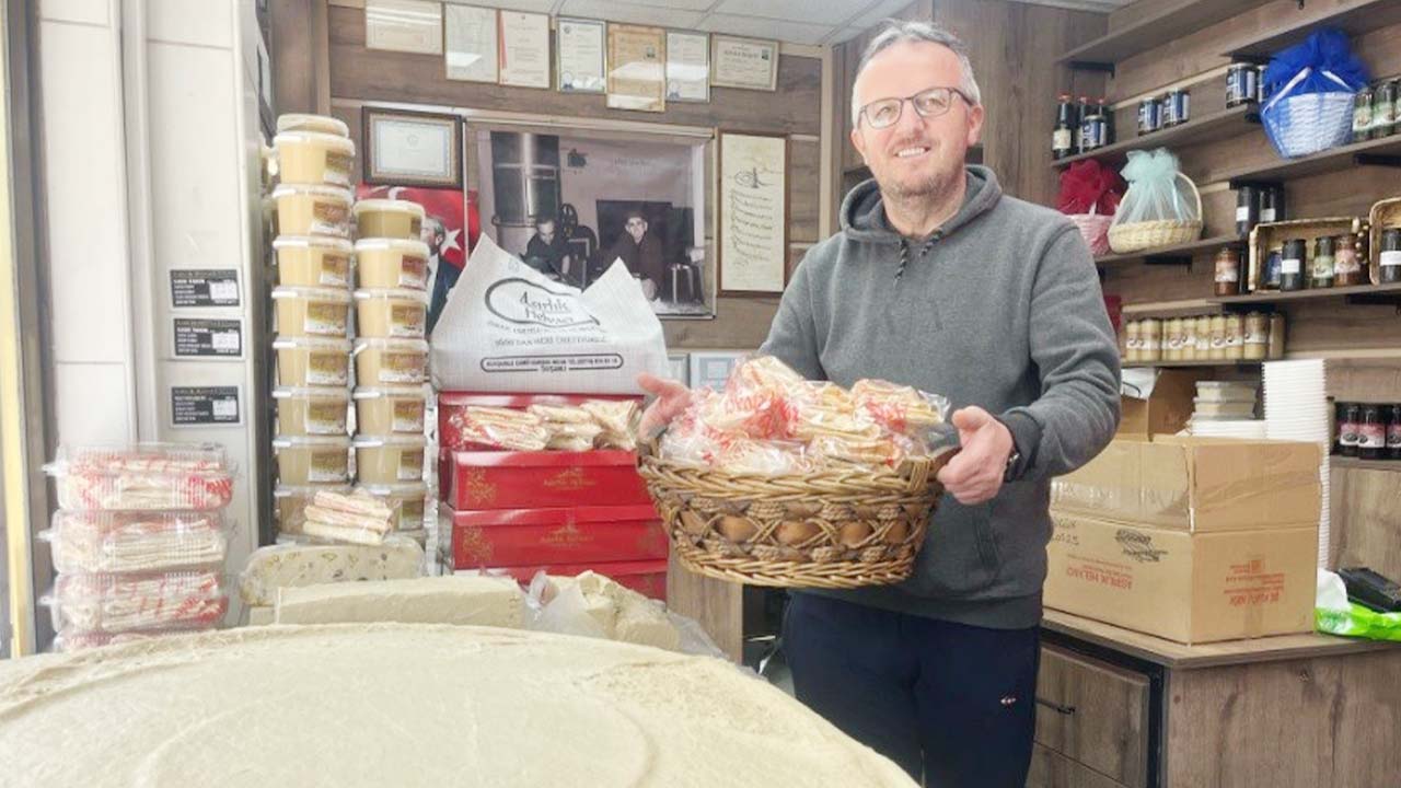 Tavşanlı'da Damatlar Bitli Helva Geleneğini Sürdürüyor!