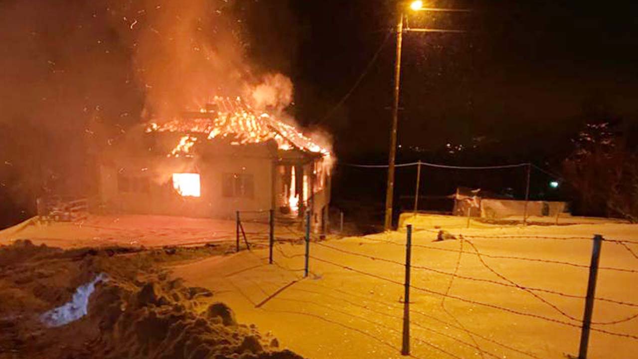 Yozgat Saraykent’te Korkutan Yangın: Bir Ev Kül Oldu