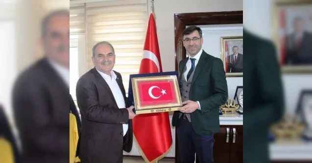 Hizmet-İş Sendikasından Başkan Tanğlay’a plaket