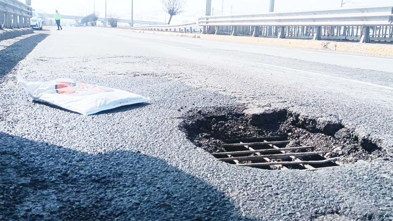 Sivas-Kayseri Karayolunda Çöküntü Tehlikesi!
