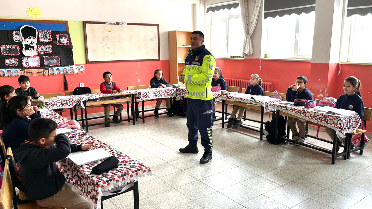 Yozgat Akdağmadeni'nde Öğrencilere Trafik Eğitimi Semineri Verildi