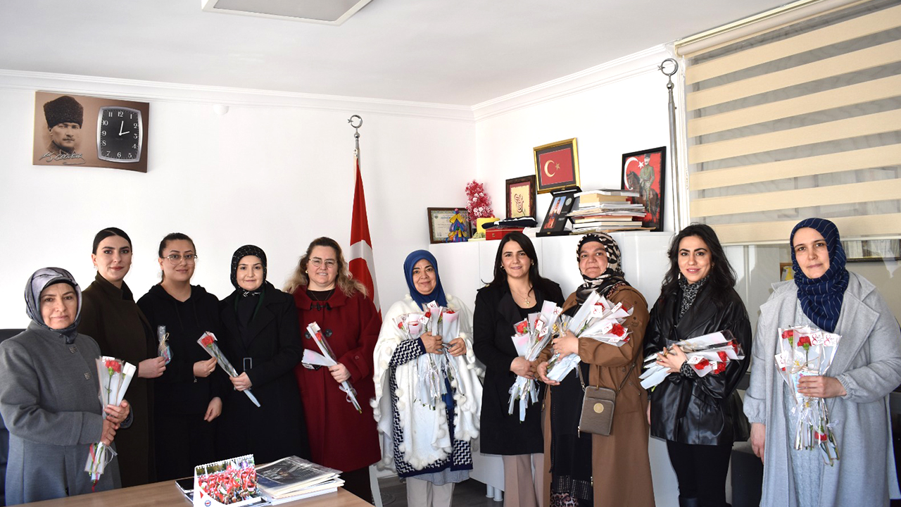 Ak Parti Yozgat Kadın Kolları Başkanlığı Kadınlar Gününü Unutmadı