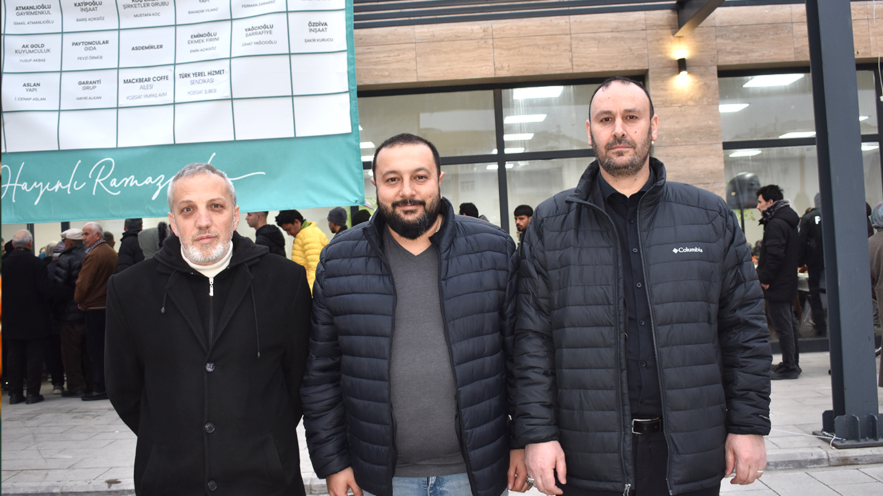 Kadir Gecesi’nde Yozgatlı Gariban Babası Yaşar Güder Anısına İftar Yemeği