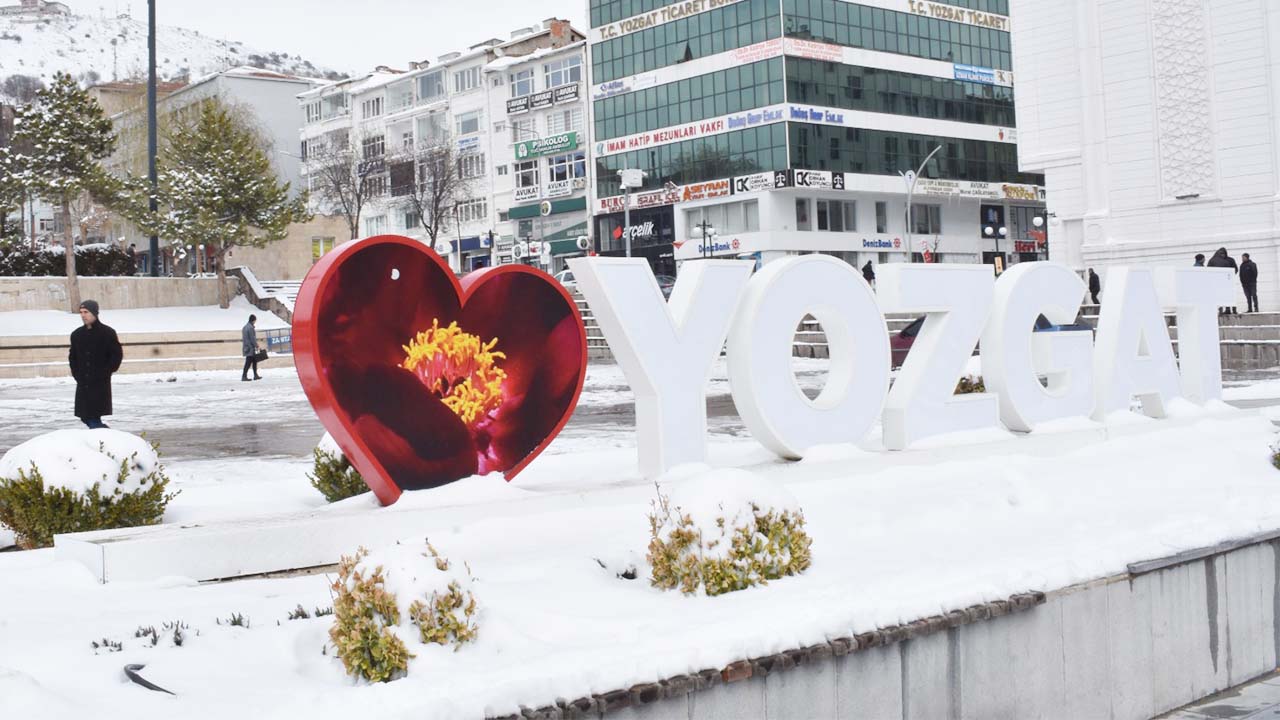 Yozgat’a Kış Giderayak Kışlığını Yaptı: Kara Kış Mı Mart Kışı Mı?