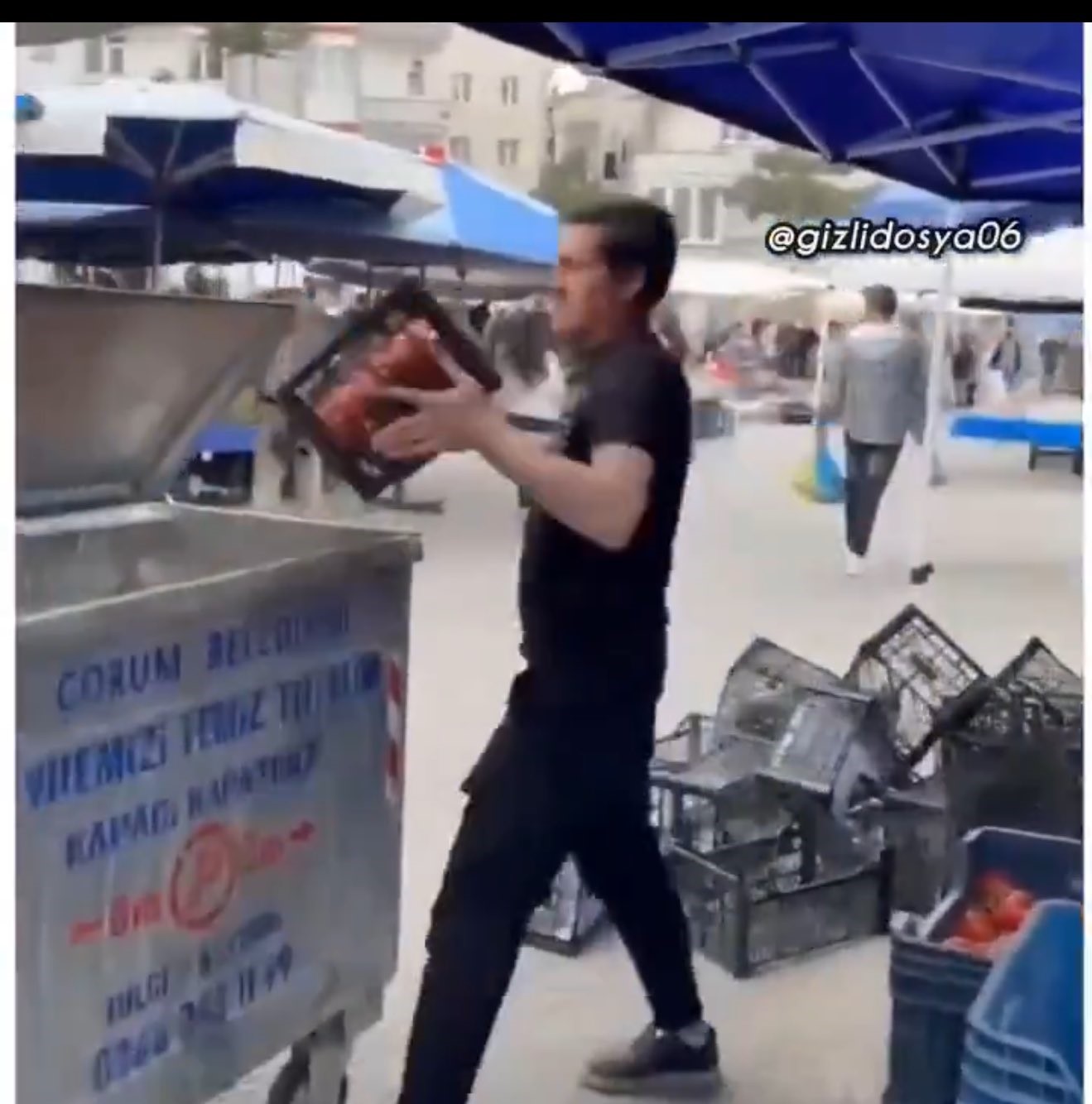 Tepki için çöpe dökmüştü Bakanlık Ceza yağdırdı