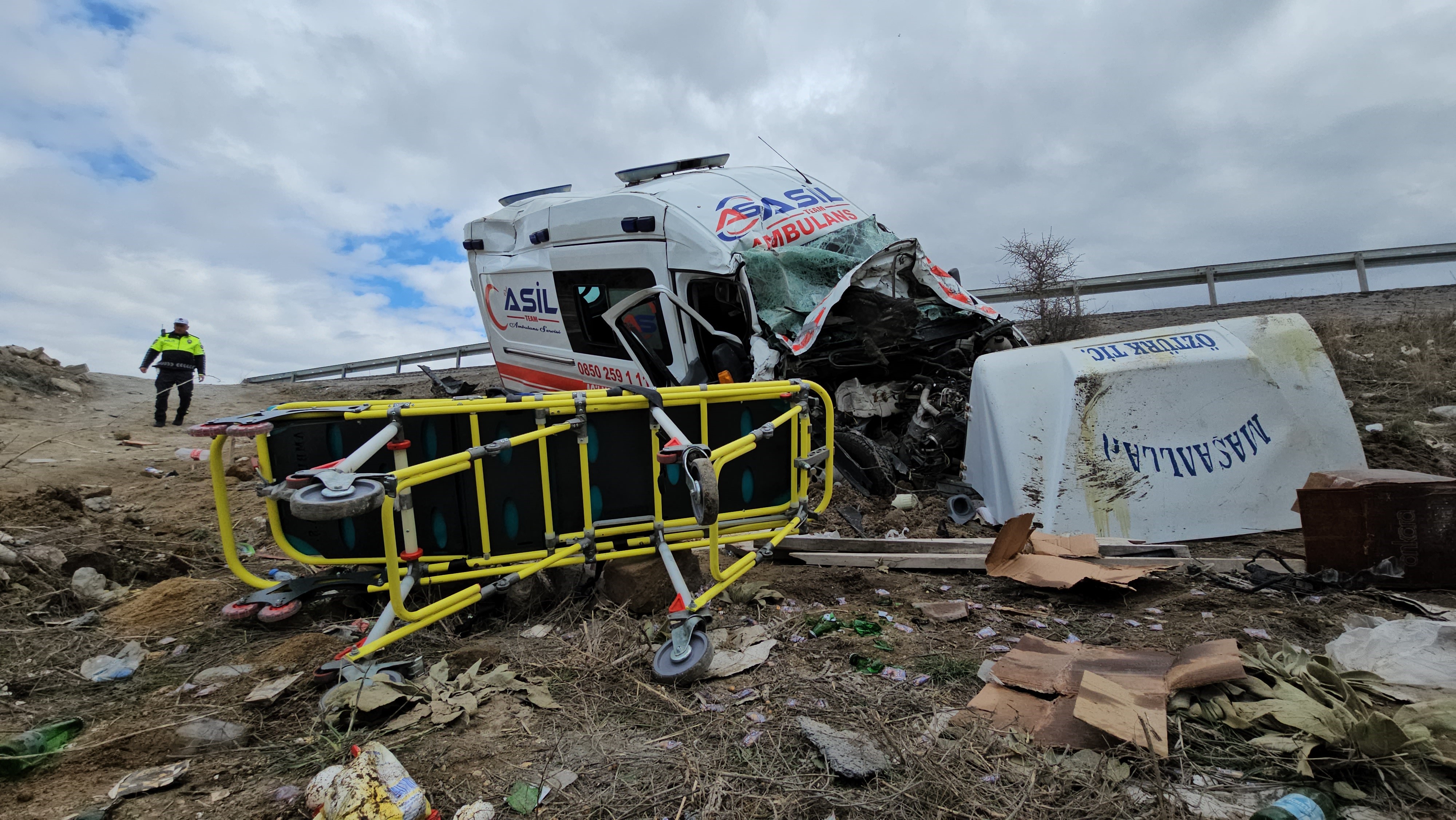 Kayseri'de Ambulans ile Kamyonet Çarpıştı: 6 Yaralı