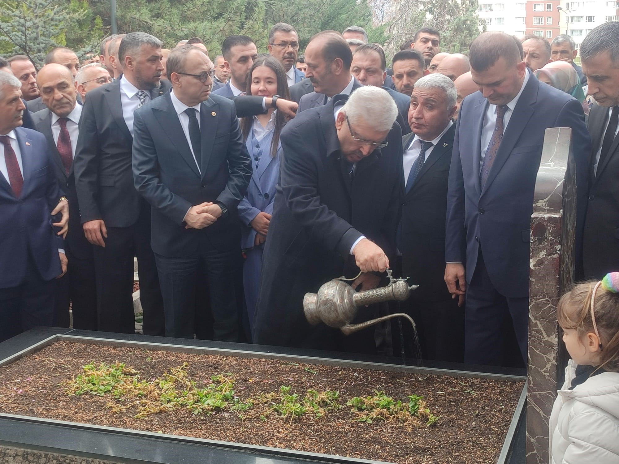 MHP'nin Kurucu Lideri Alparslan Türkeş, Mezarı Başında Anıldı