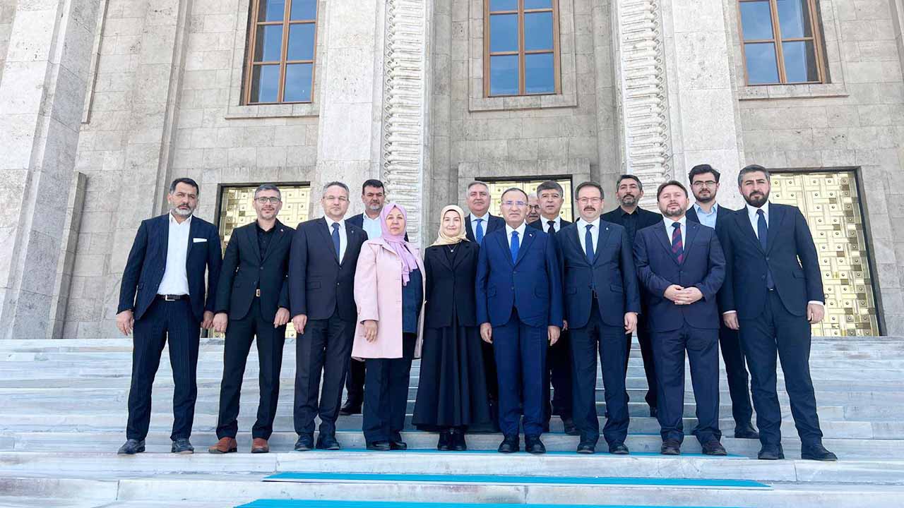AK Parti Yozgat heyetinden TBMM'ye çıkarma!