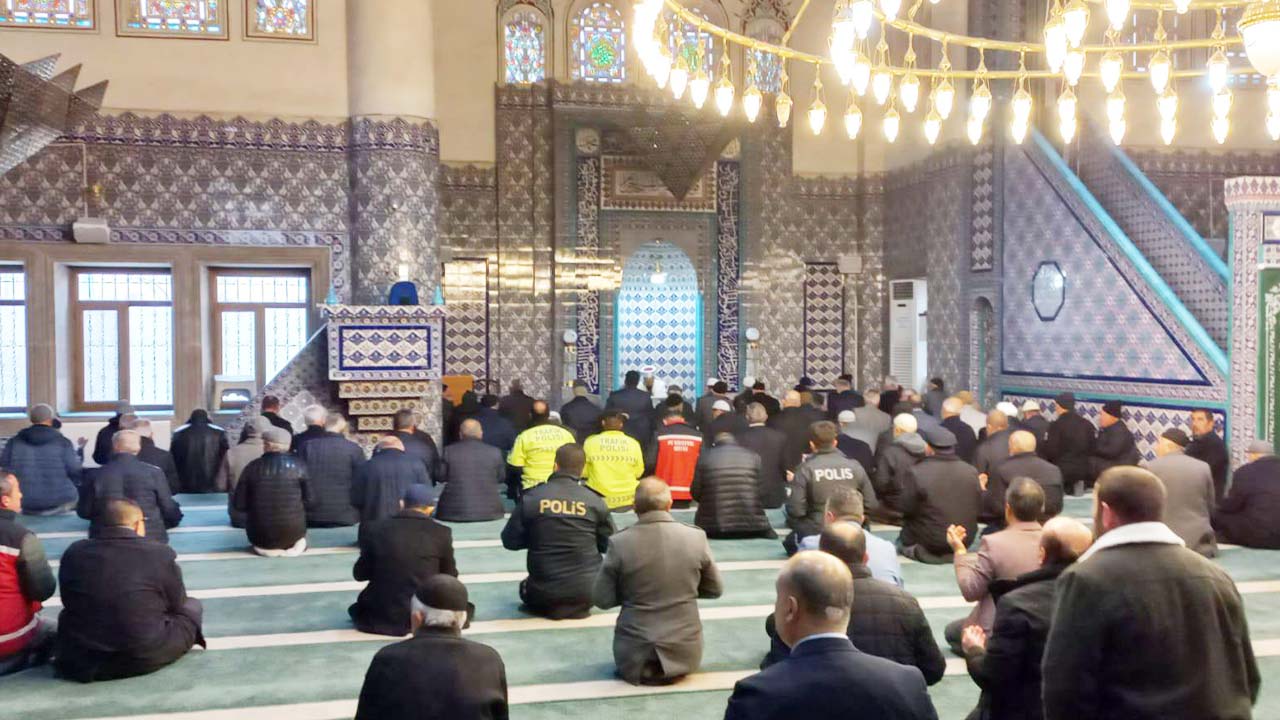 Akdağmadeni'nde Polis Teşkilatının 180. Yıl Dönümünde Mevlit Programı Düzenlendi!