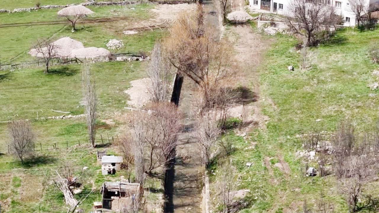 Akdağmadeni’nde Dere Islahı ile Sel Riskine Karşı Harekete Geçildi!