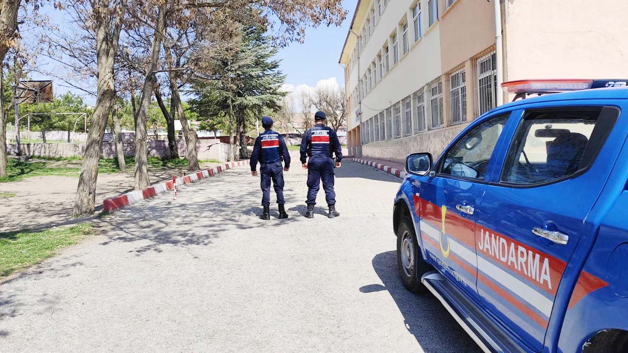Yozgat’ta Jandarmadan Öğrencilere Güvenlik Kalkanı!