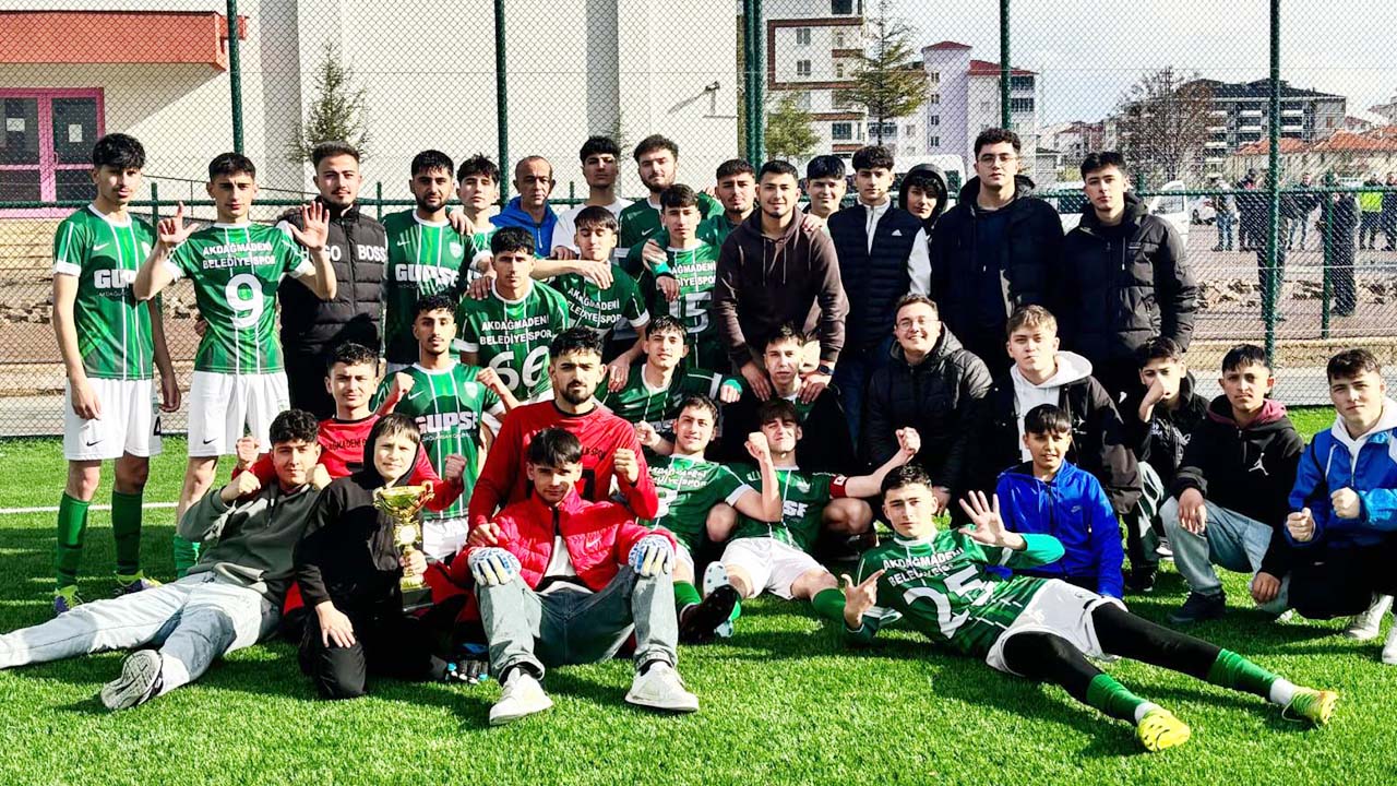Akdağmadeni Belediyespor U18 Şampiyonu Oldu!