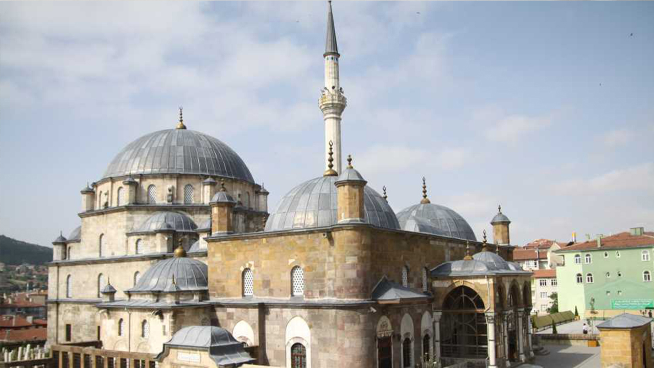 Yozgat’ta Bugün Namaz Vakitleri 25 Nisan 2025 Cuma